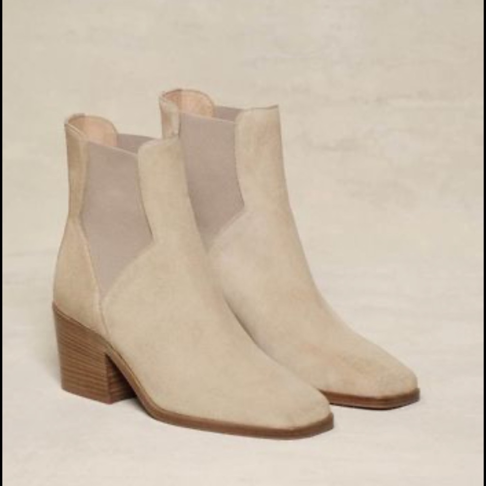NWOB!! The Leila M Gemi Italian leather bootie eu 40